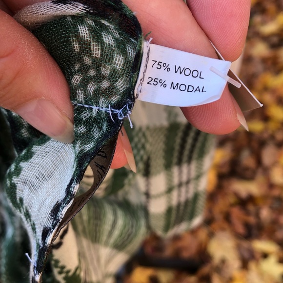 ‼️WEEKEND SALE‼️ Sir Alistair Rai☀️Green plaid infinity scarf - Picture 8 of 8